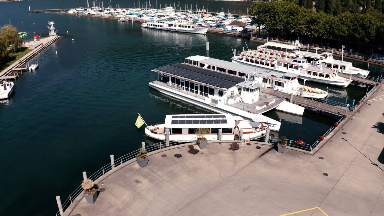 boarding-kulturschiff-biel-bienne.jpg Boarding des Kulturschiffs Romandie I – 1952 im Hafen von Biel/Bienne