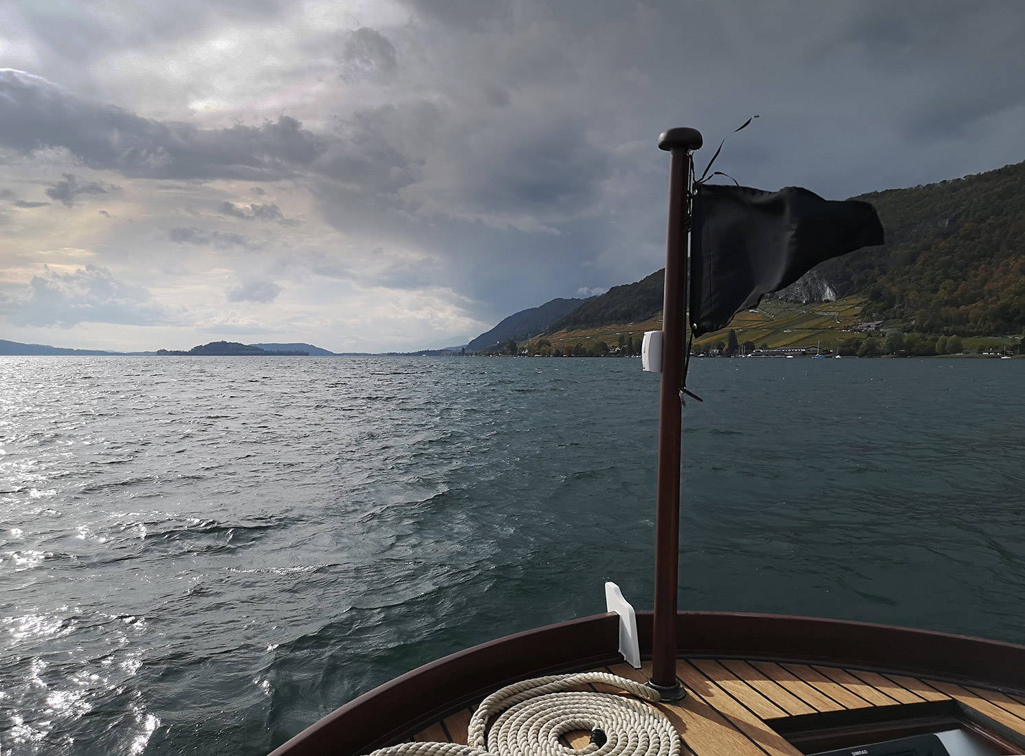 Seebestattung Bielersee Trauerschiff.ch